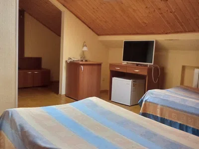 Номер стандарт улучшенный с 4 односпальными кроватями — фото 4