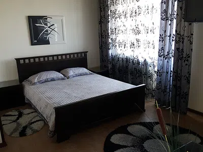 Номер стандарт улучшенный с 1 двуспальной кроватью (с завтраком) — фото 1