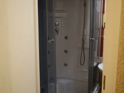 Номер стандарт с 1 двуспальной кроватью — фото 3