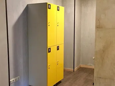 Кровать в общем 12-местном номере для мужчин и женщин — фото 5