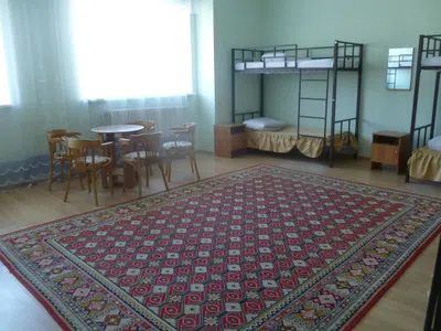 Спальное место на двухъярусной кровати в общем номере для мужчин — фото 2