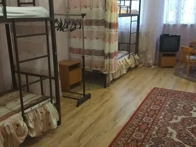Hostel 85