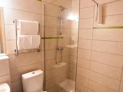 Улучшенный двухместный номер с 2 отдельными кроватями — фото 3